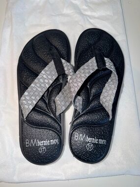 bernie mev. Black Flip Flops with Silver Woven Straps
